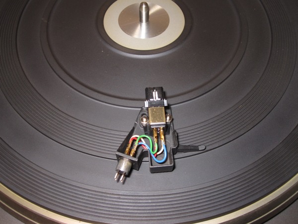 Headshell With Cartridge View